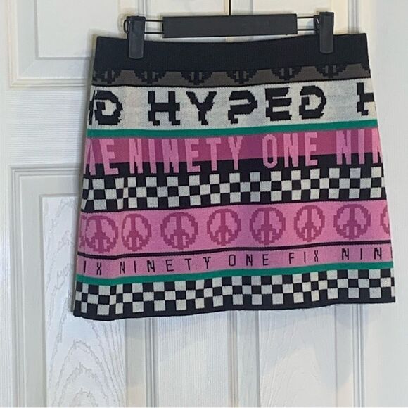 H&M Jacquard-knit Pink/ Black/ White Mini Skirt Size Medium - Picture 3 of 9